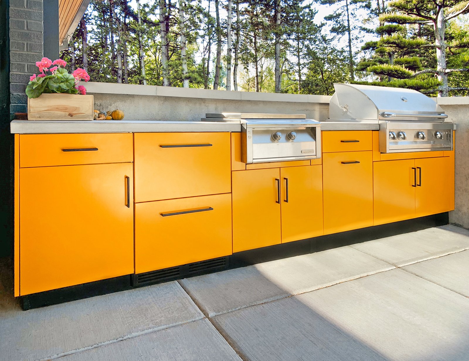 Alfresco Appliances in Hampton Autumn finish